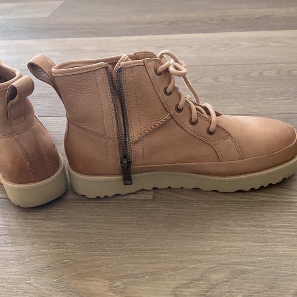 Ugg Tan Womens Boot size 7 - Picture 4 of 7